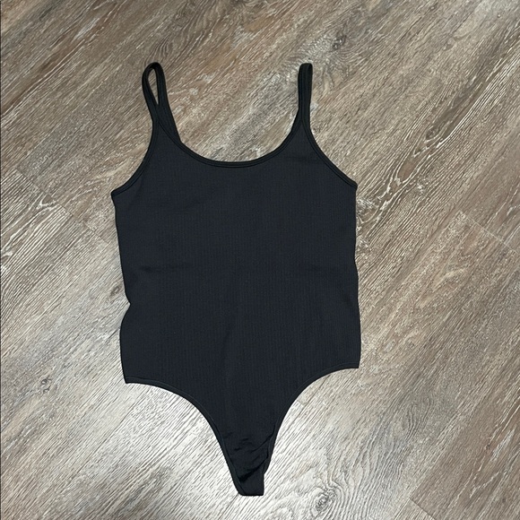 EUC Lululemon Casual Bundle. Size 6 - Picture 3 of 12